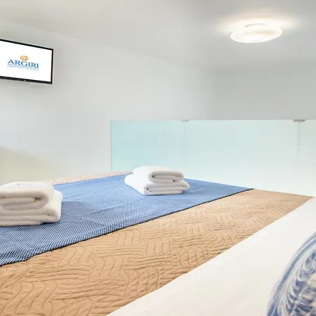 Aparthotel Argiri &