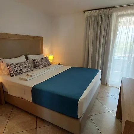 Argiri & Aparthotel