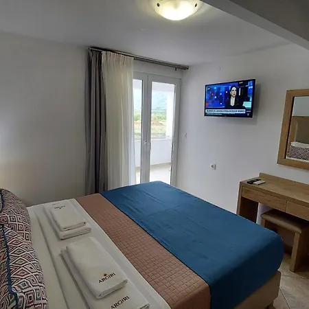 Aparthotel Argiri & 3*