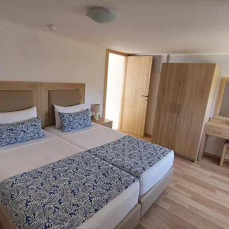 Argiri & Aparthotel 3*